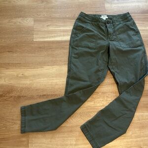 L.L. Bean Wmns Sz 4 Favorite Fit Stretch Canvas Pants, Mid-Rise Slim Leg-Ankle